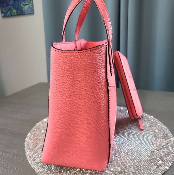 Kate Spade Tote and Wallet Set - Like New - Picture 7 of 16